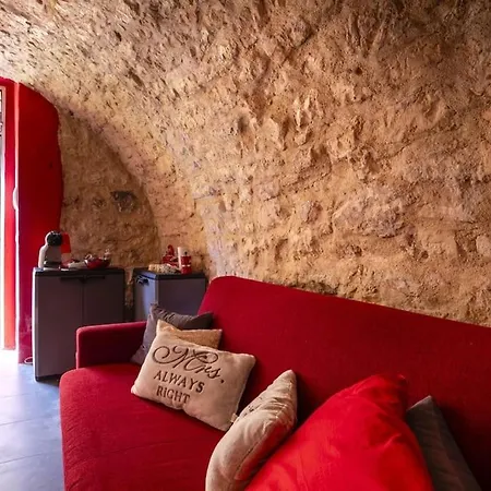 Gem-hosted By Sweetstay